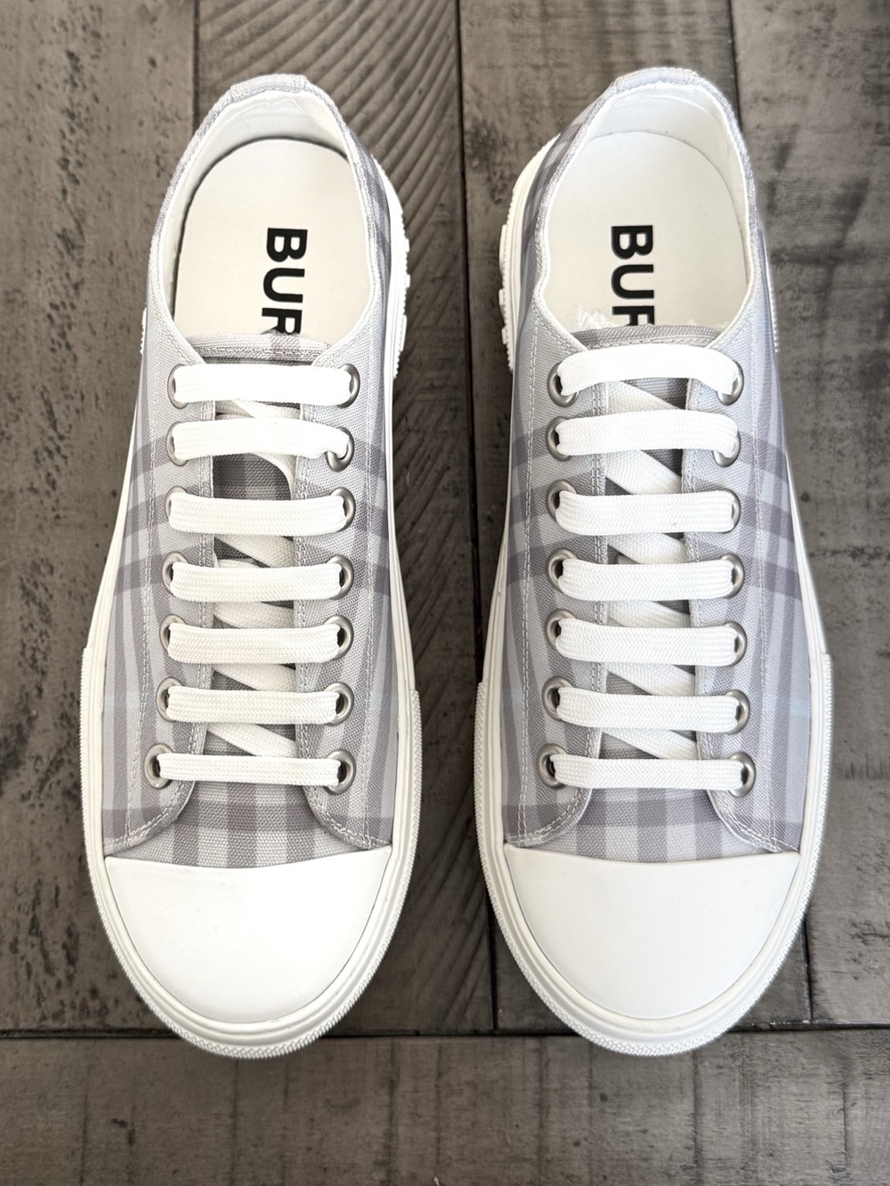 Burberry Jack Check Lace Up Low Top Sneakers Size 9 New Gray MSRP $709